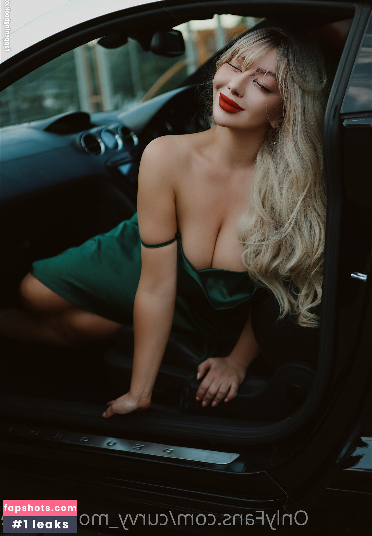 curvy_model_kate gallery photo #56