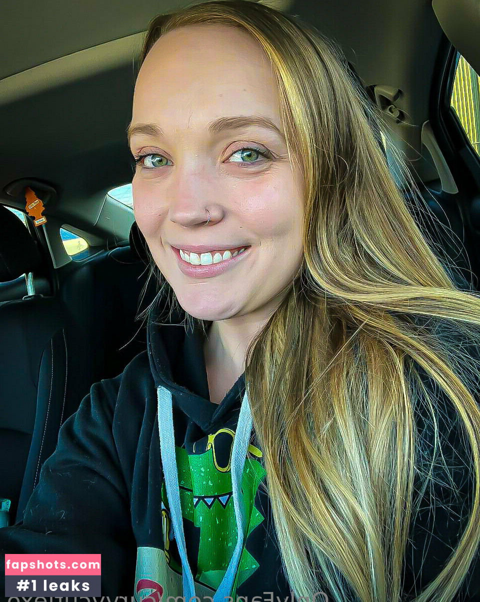 curvycutiexo gallery photo #30