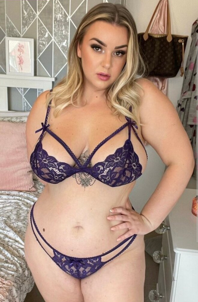 curvygirllou Nude Leaks OnlyFans - Fapshots