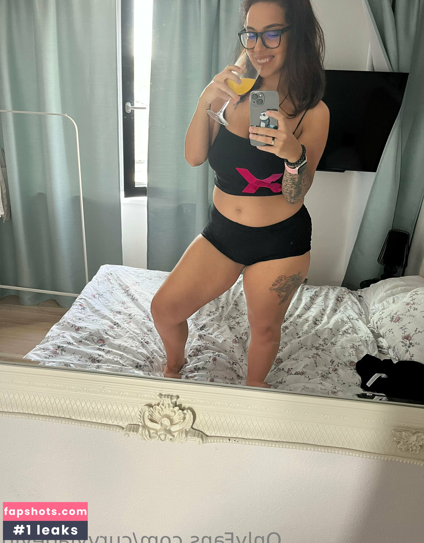 curvyjadevip nude babe gallery