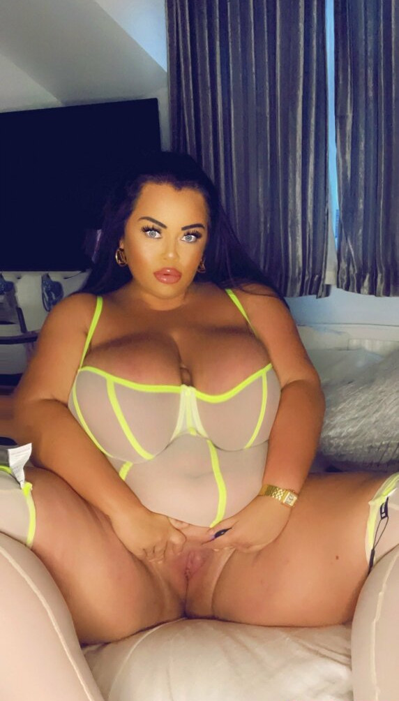 curvykb Nude Leaks OnlyFans - Fapshots