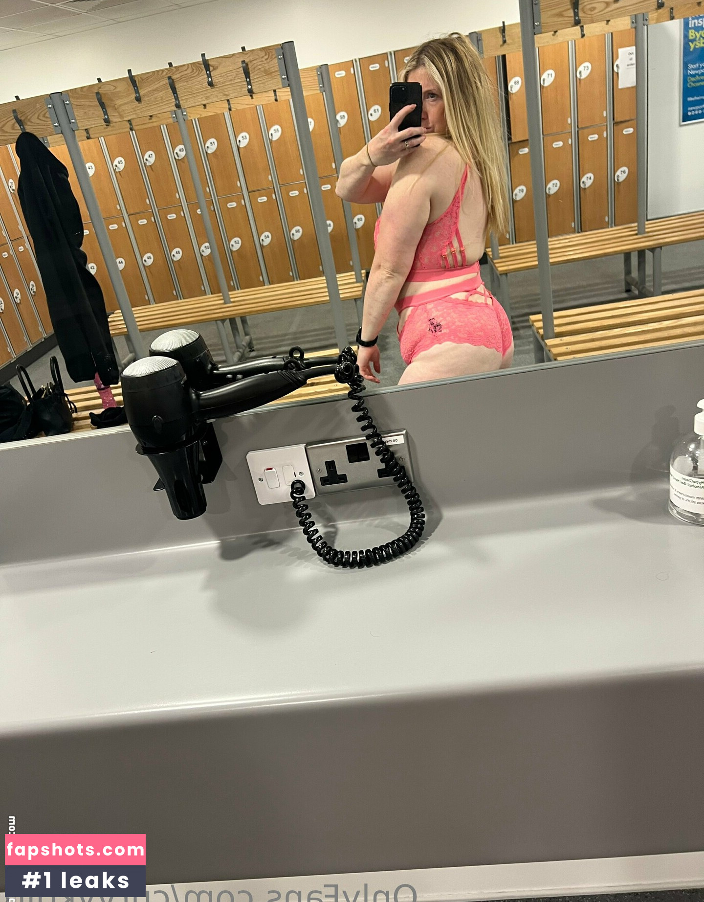 curvykgirl gallery photo #3