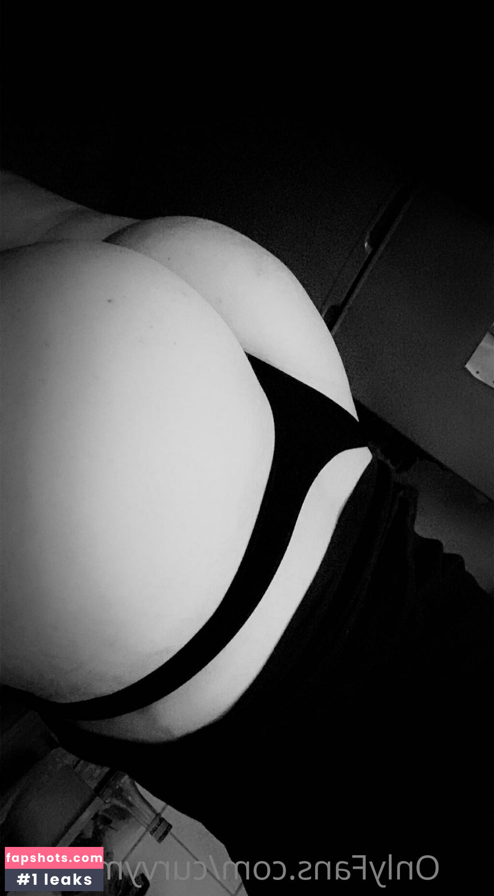 curvymom95 Nude Leaks OnlyFans Photos #2 - LeakJerk