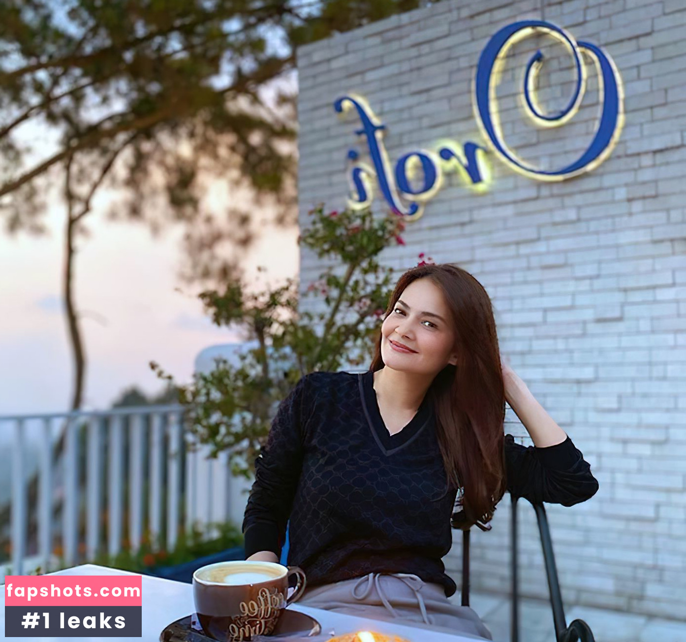 Cut Tari gallery photo #18