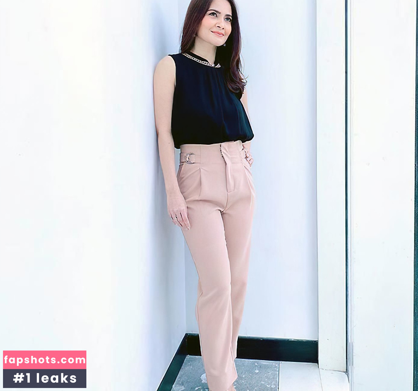 Cut Tari gallery photo #24