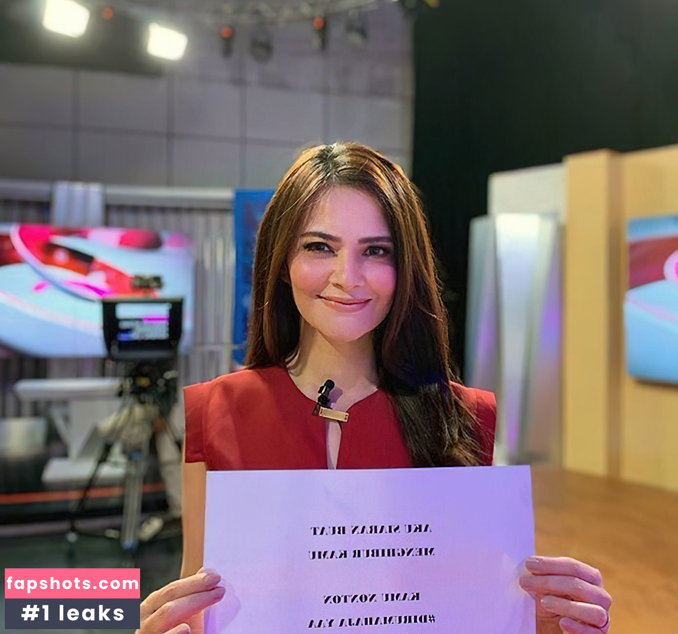 Cut Tari gallery photo #5