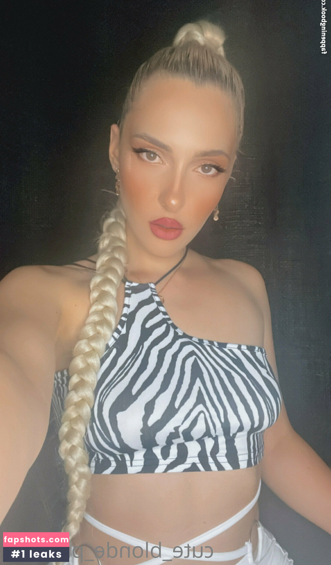 cute_blonde_princess gallery photo #34