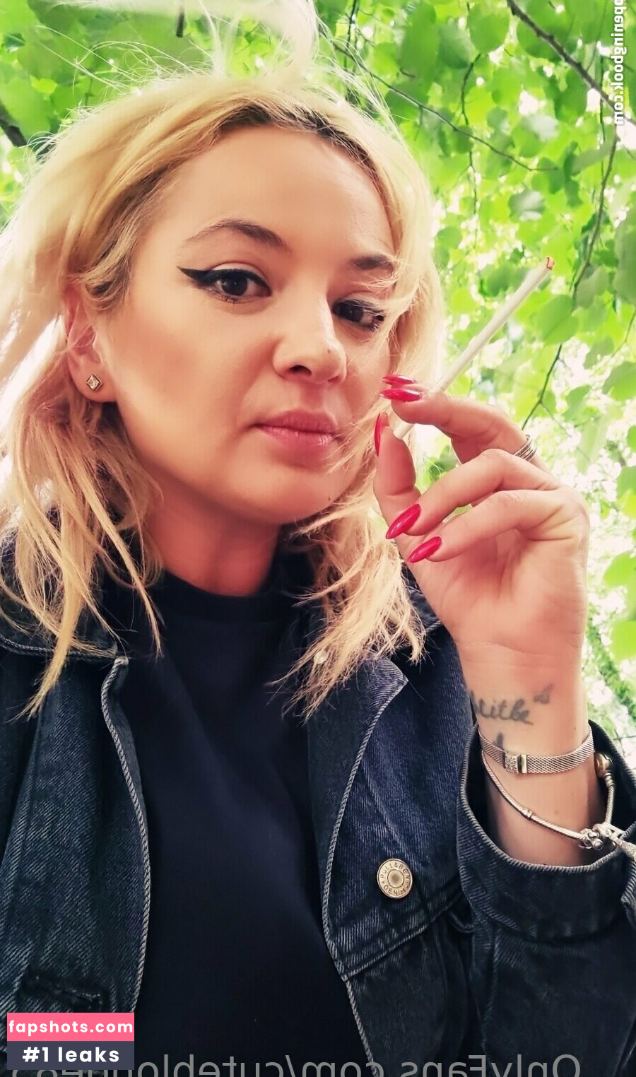 cuteblonde85 gallery photo #9