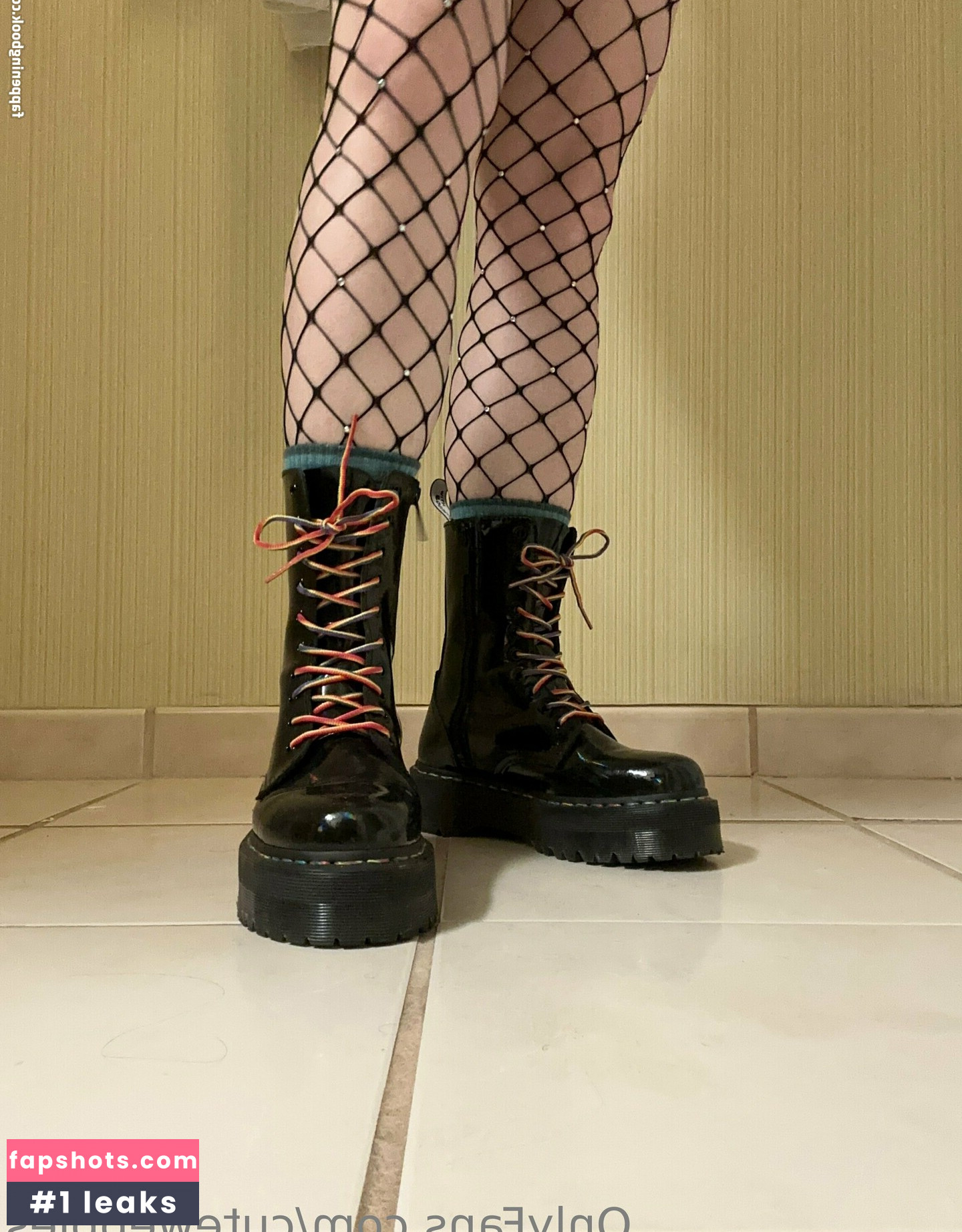 cutewebbies nude babe gallery