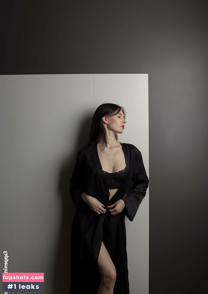 Cutie Kim gallery photo #6