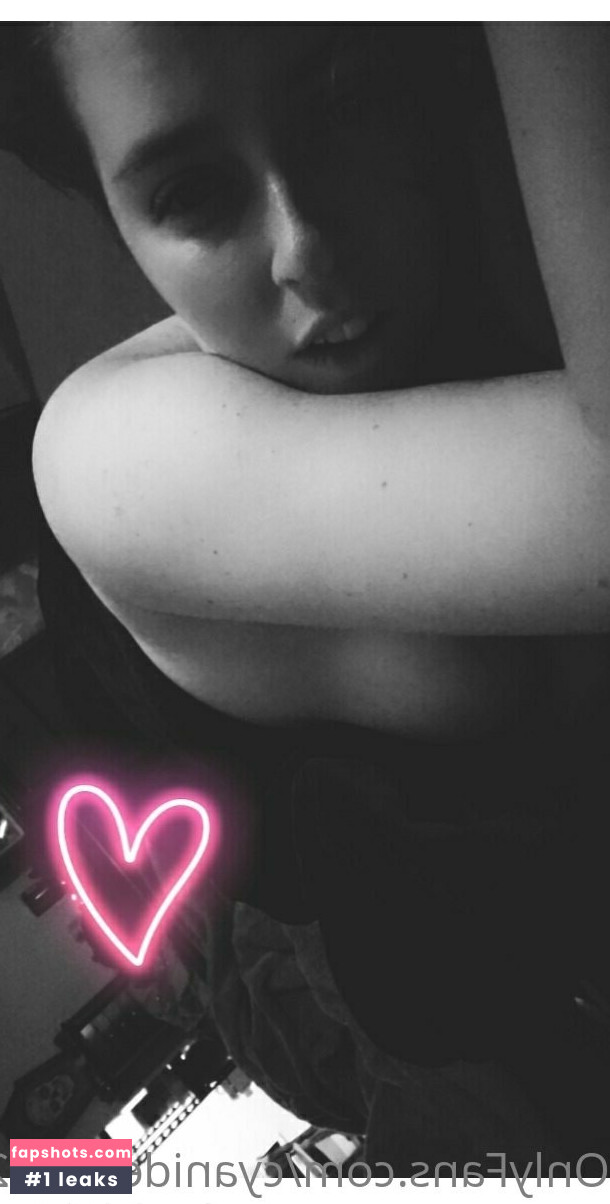 cyanidekiss420 gallery photo #17