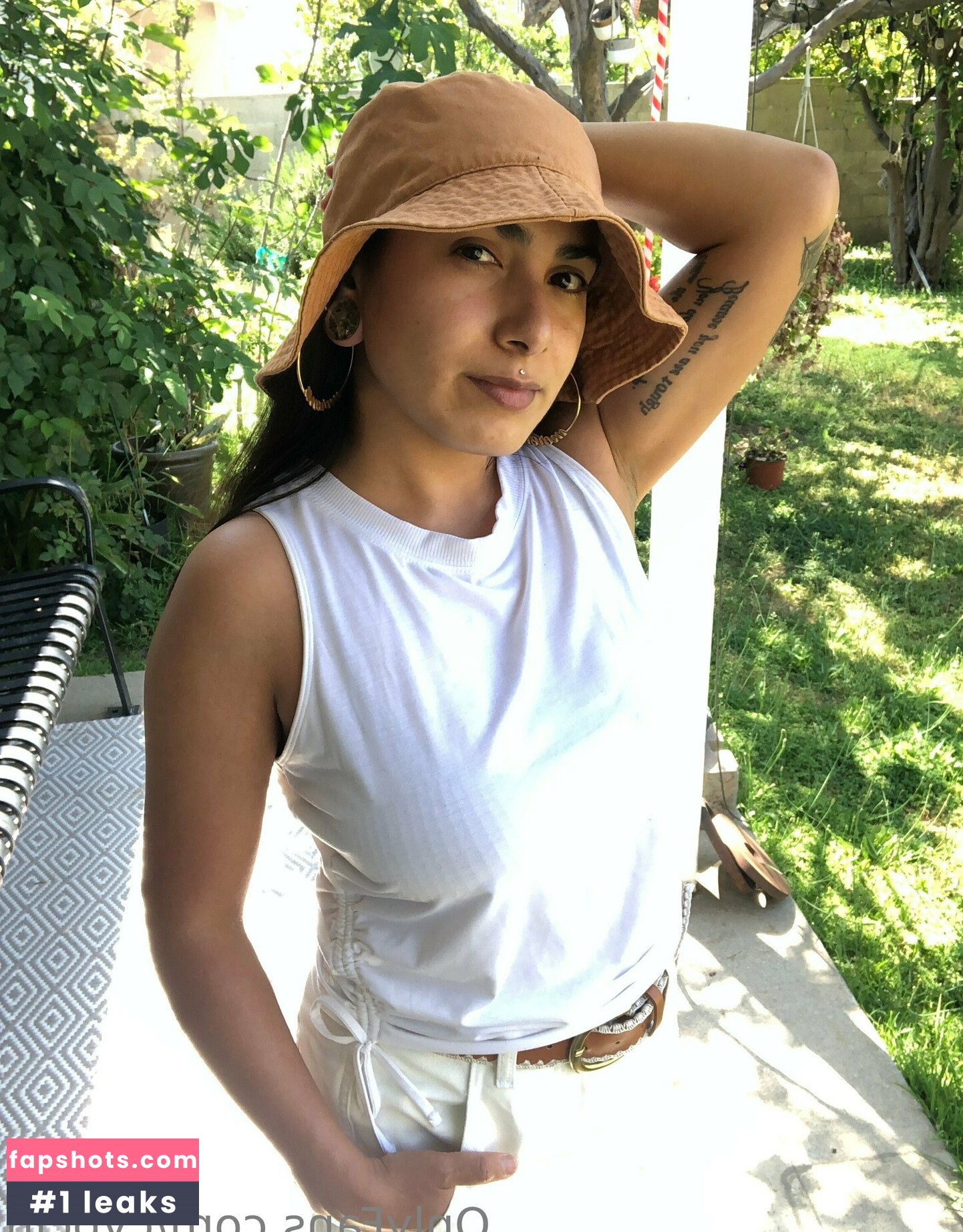 cybcin gallery photo #17