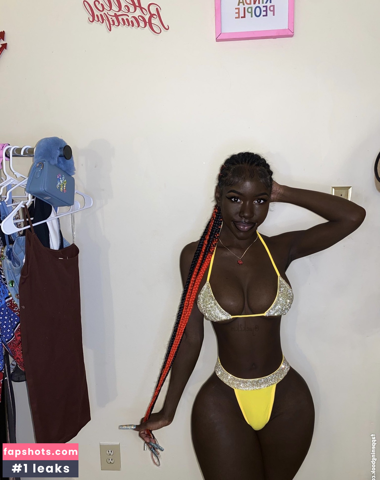 Cyn Kaine gallery photo #11