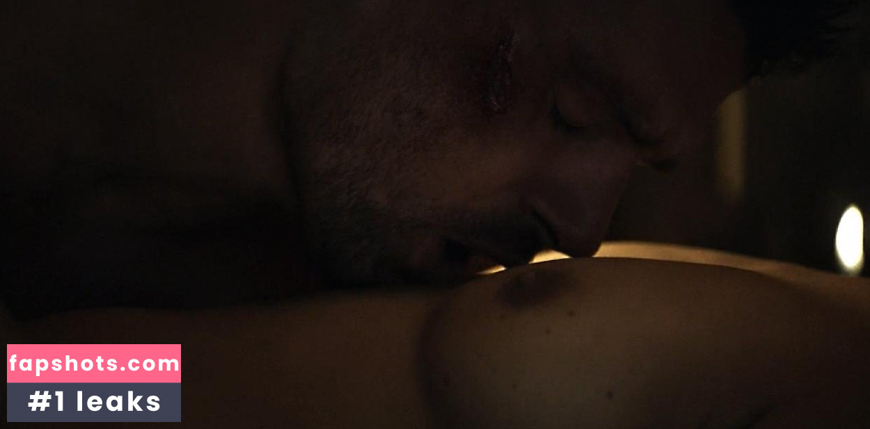 Cynthia Addai-Robinson gallery photo #19