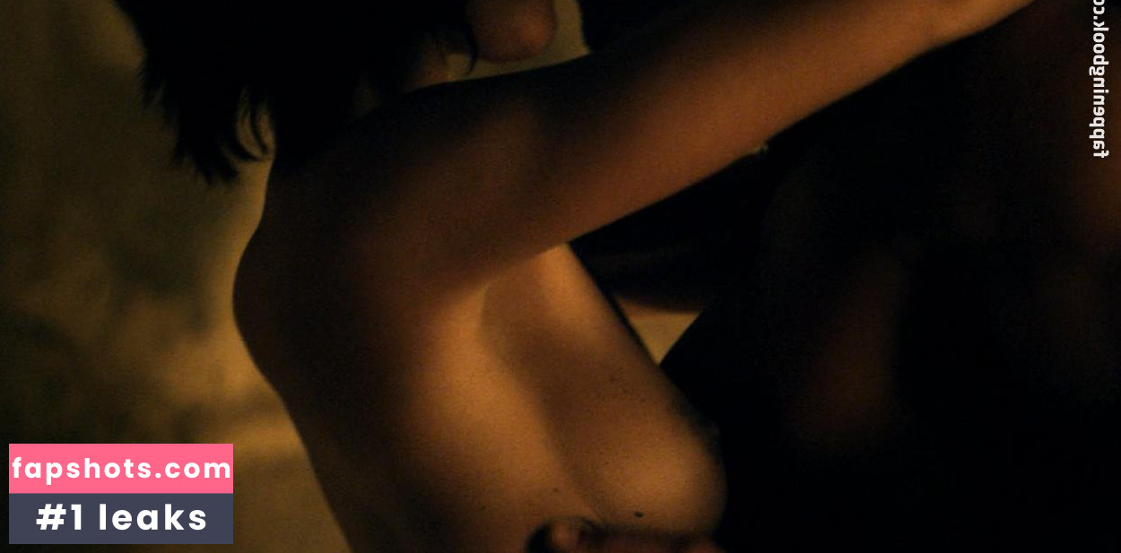 Cynthia Addai-Robinson gallery photo #22