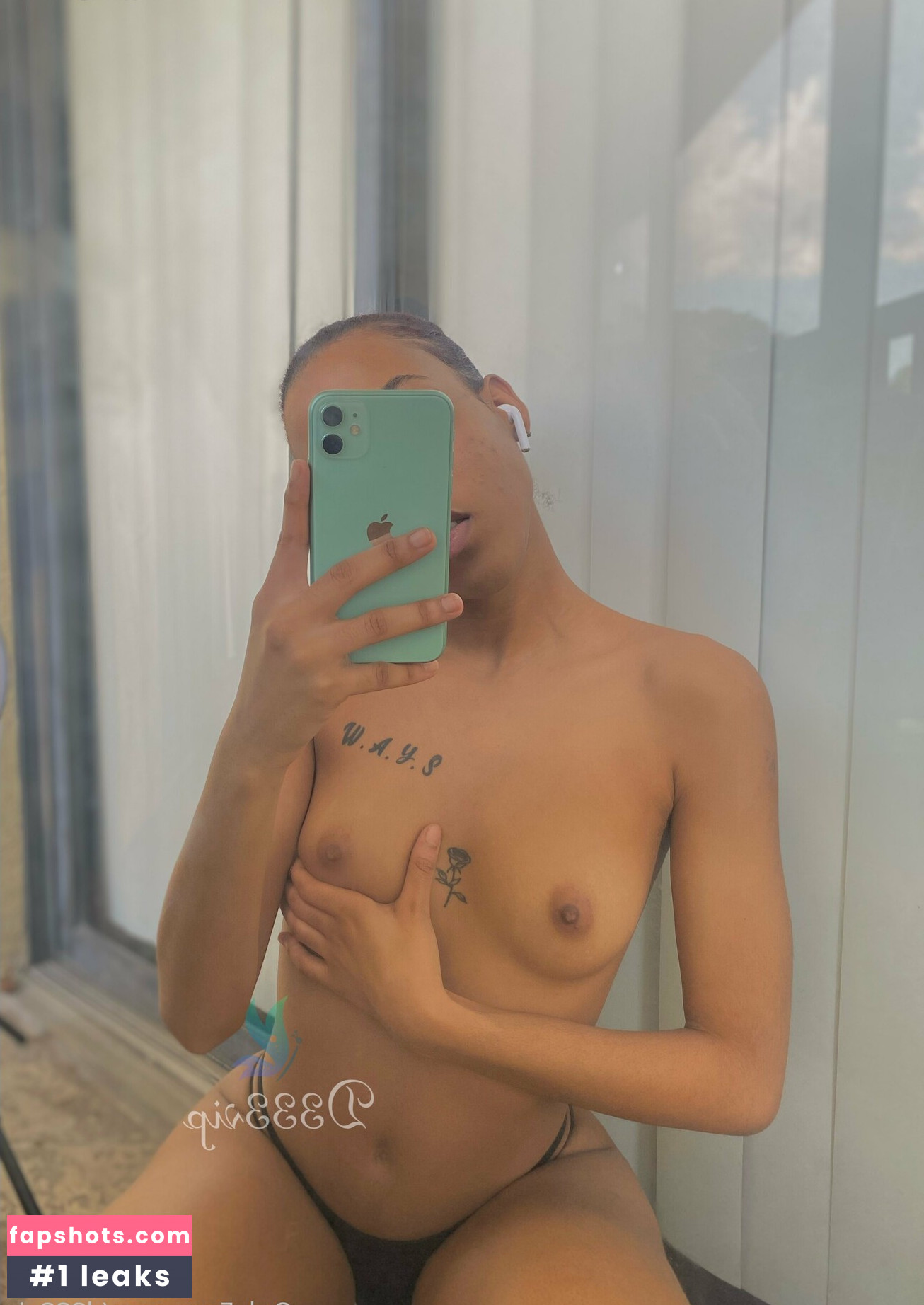 d333vip nude babe gallery