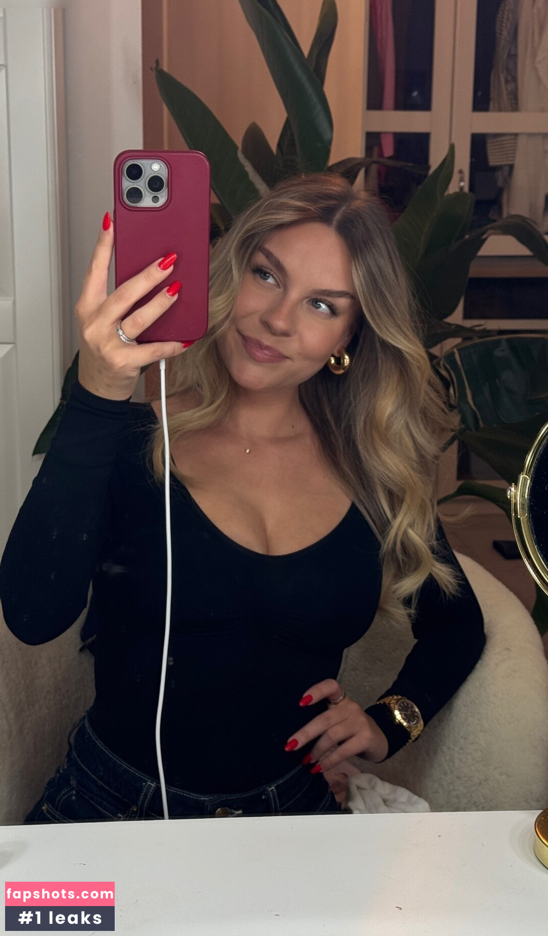 Dagi Bee gallery photo #33