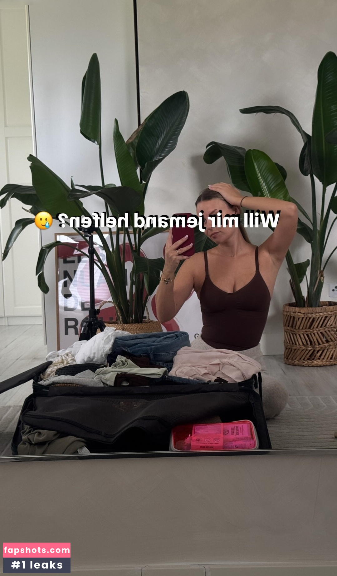 Dagi Bee gallery photo #36