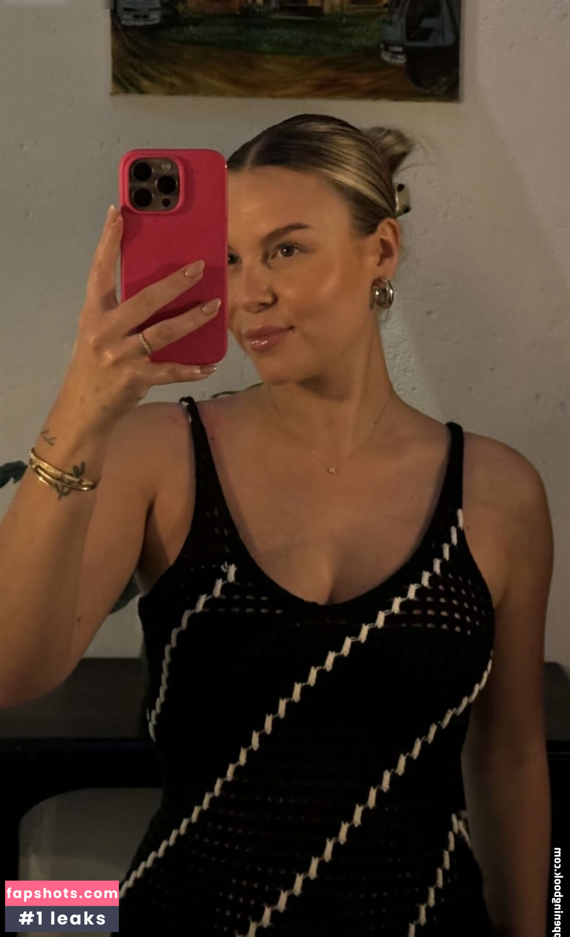 Dagi Bee gallery photo #53