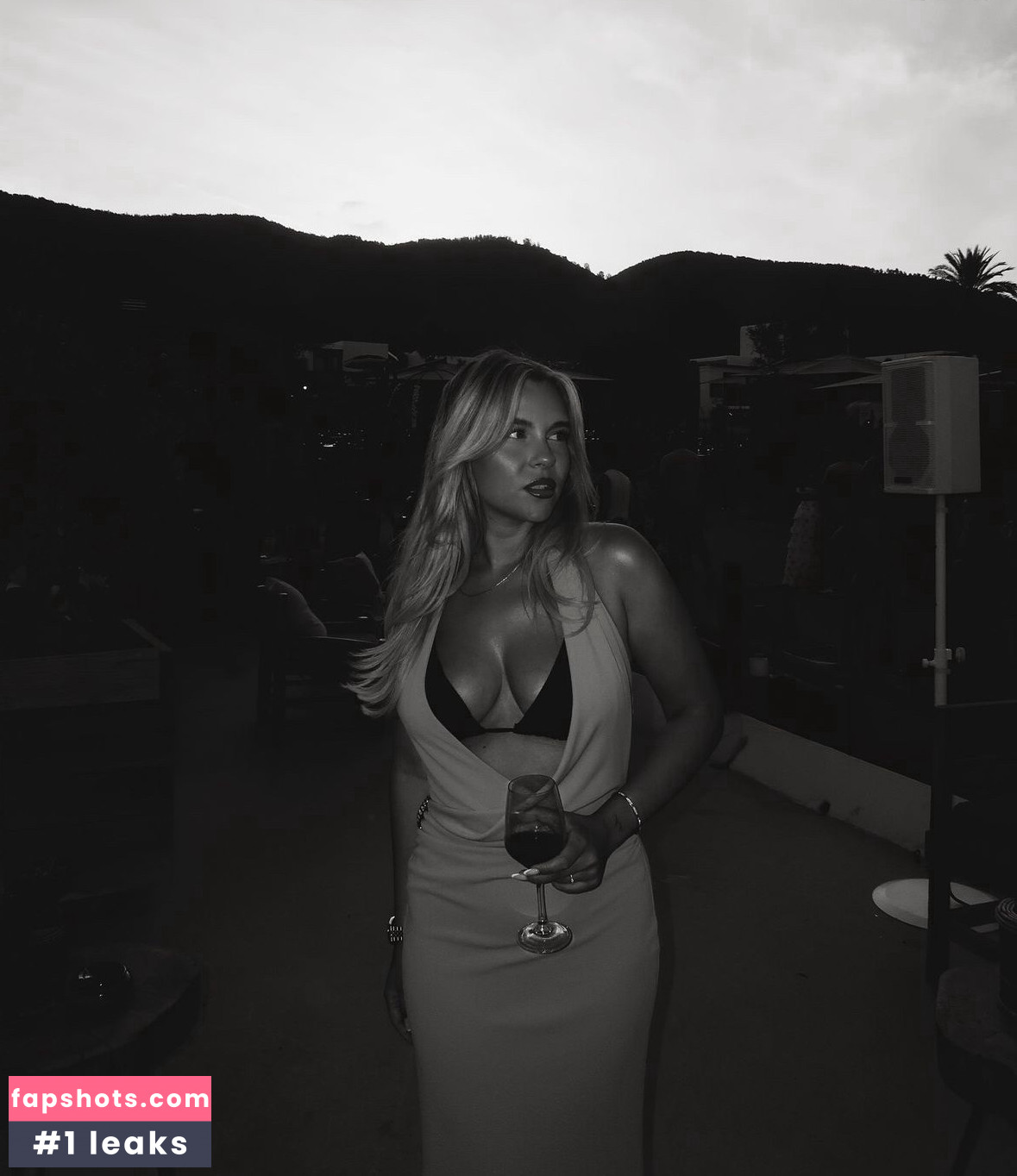 Dagi Bee gallery photo #77