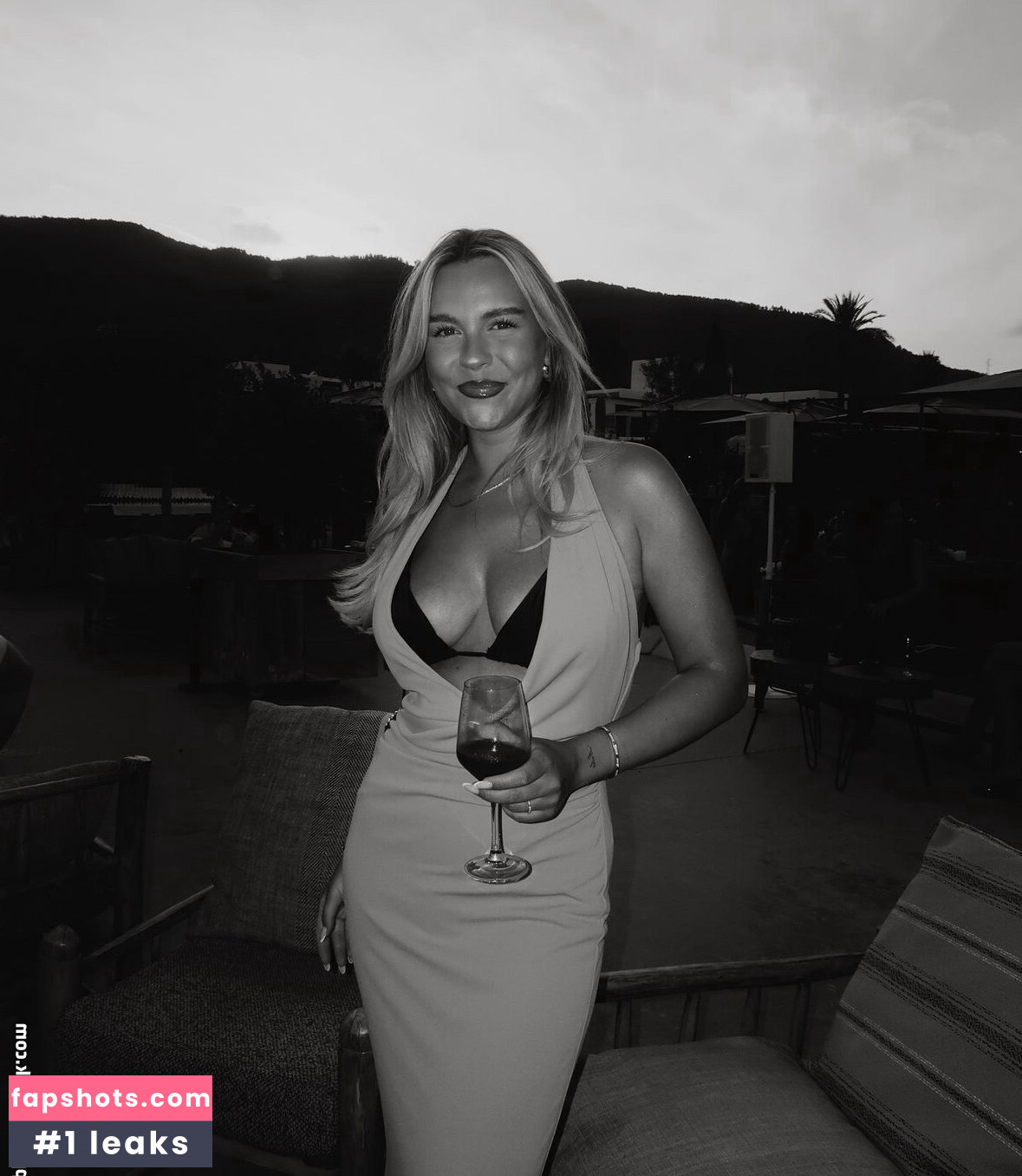 Dagi Bee gallery photo #79