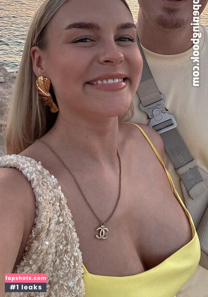 Dagi Bee gallery photo #94