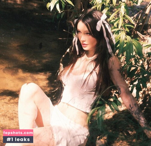 Dainty Wilder gallery photo #2750