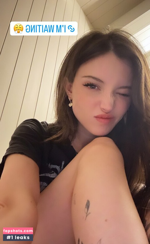 Dainty Wilder gallery photo #3197