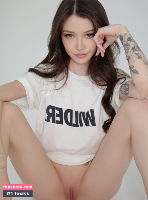 Dainty Wilder gallery photo #3294