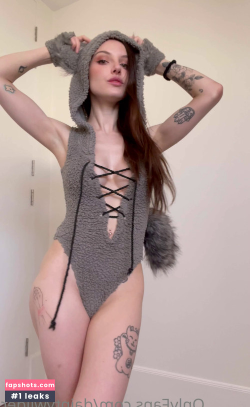 Dainty Wilder gallery photo #3369