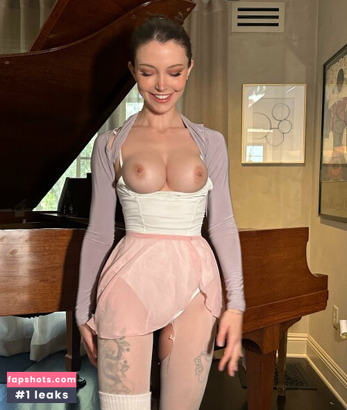 Dainty Wilder gallery photo #3805