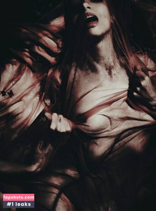 Dainty Wilder gallery photo #5263