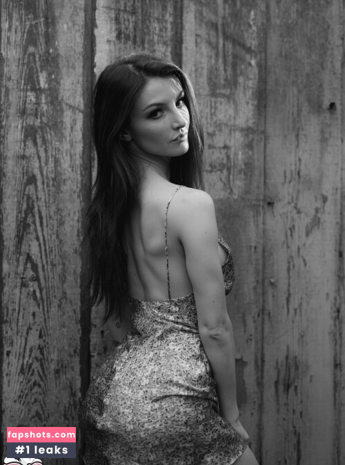 Dainty Wilder gallery photo #5396