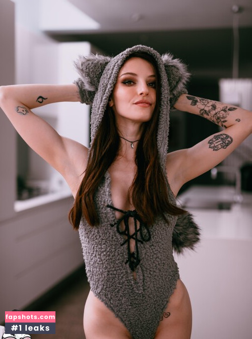 Dainty Wilder gallery photo #673