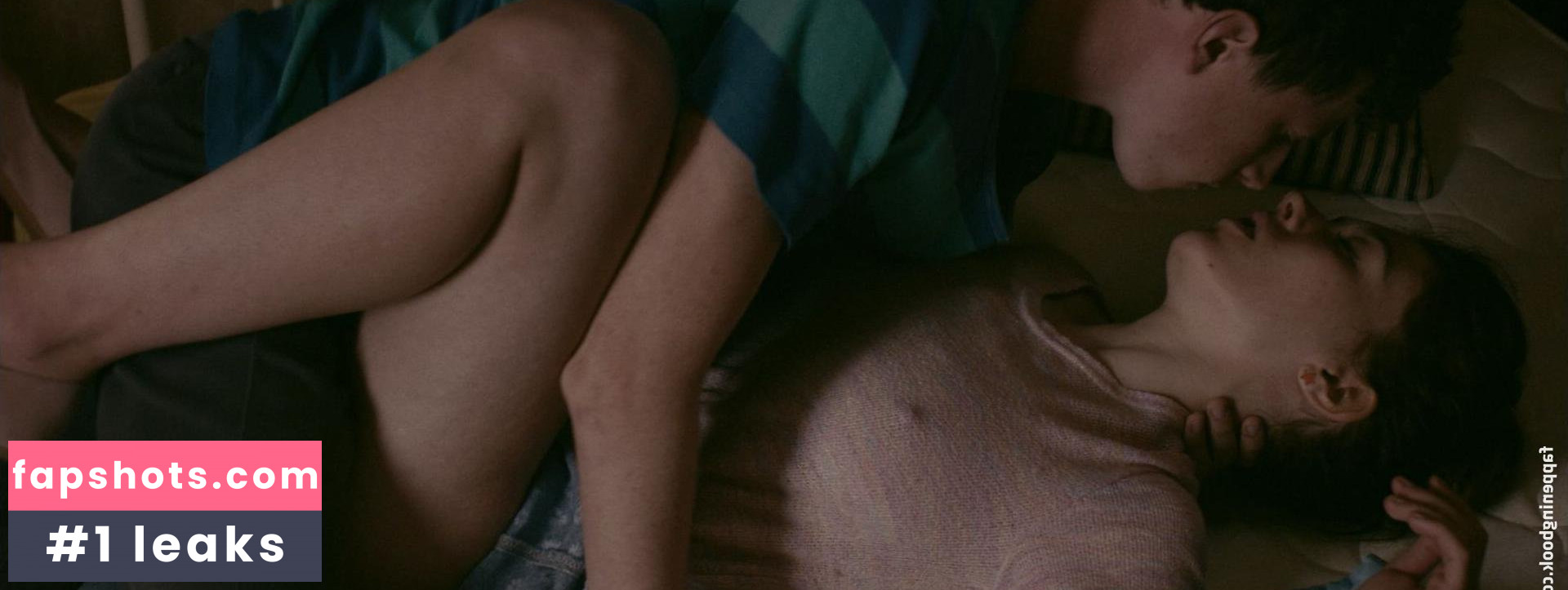 Daisy Broom nude babe gallery