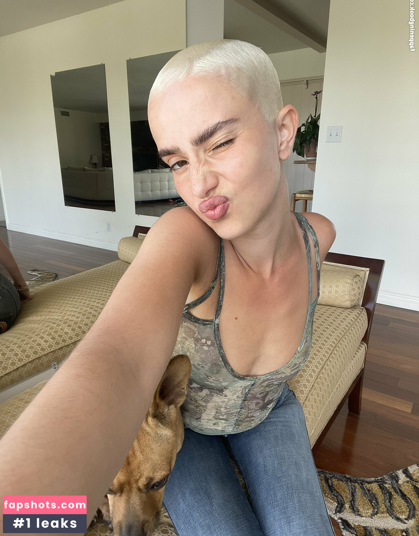 Daisy Delancey gallery photo #21