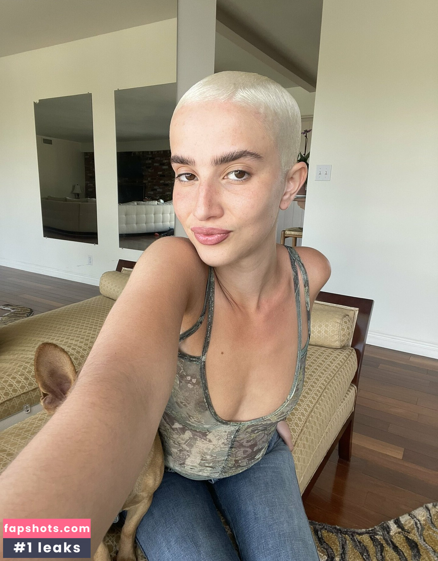 Daisy Delancey gallery photo #23