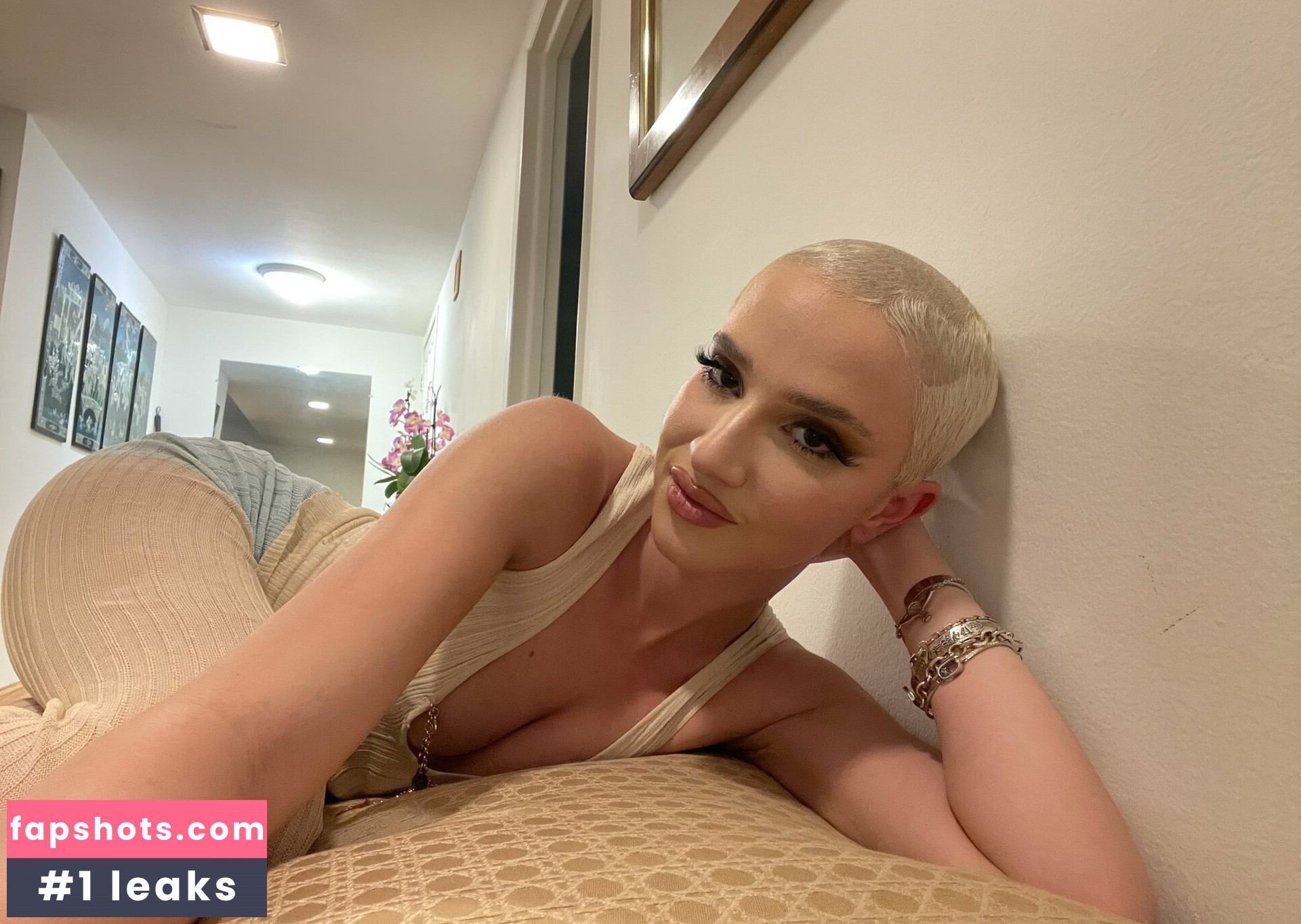 Daisy Delancey gallery photo #27