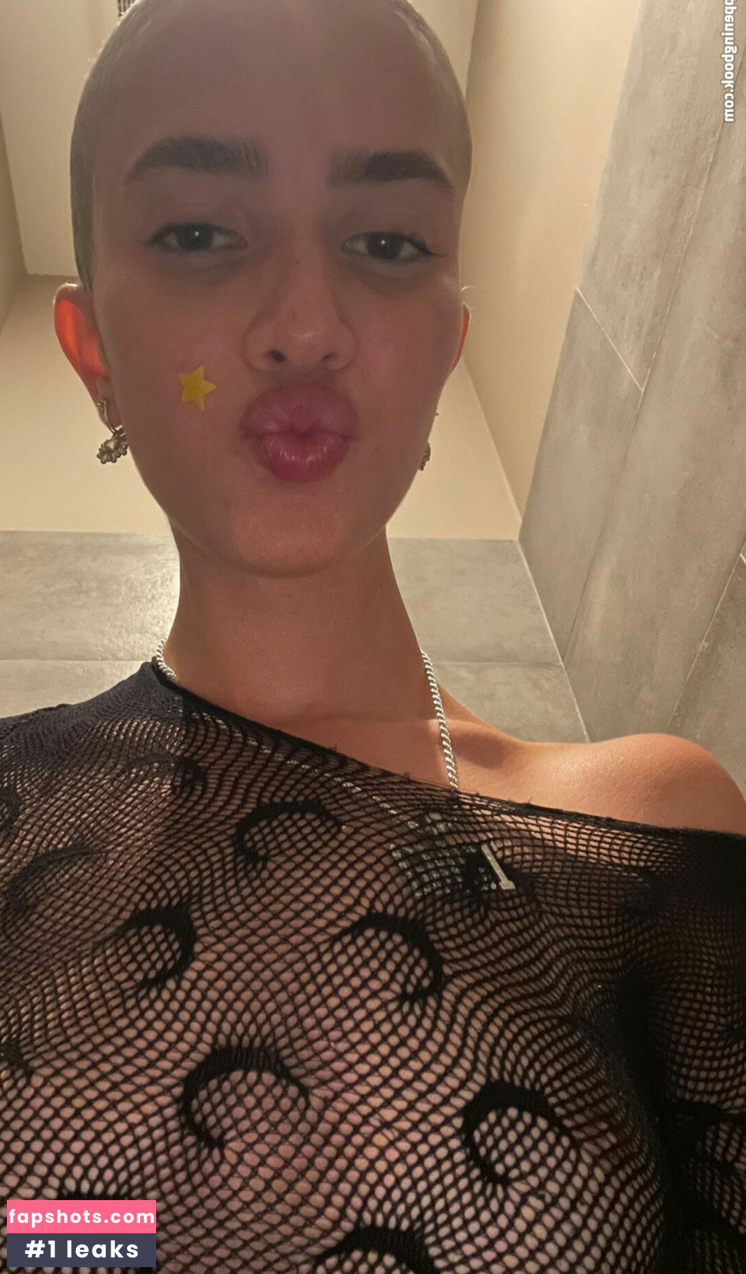 Daisy Delancey gallery photo #39