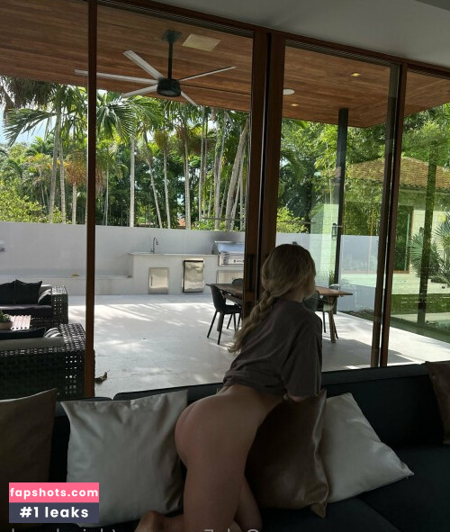 Daisy Keech gallery photo #1454