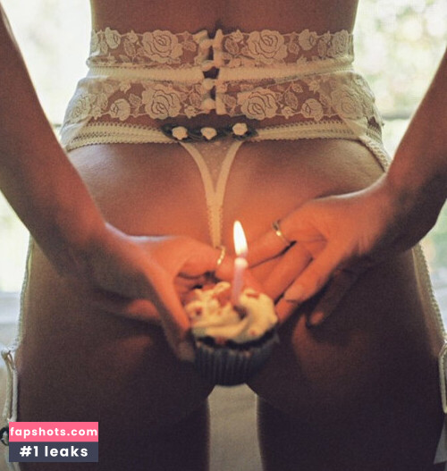 Daisy Keech gallery photo #2208