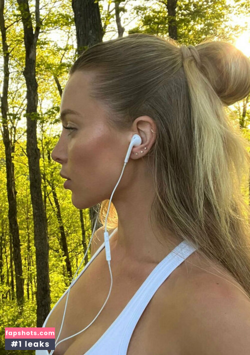 Daisy Keech gallery photo #936