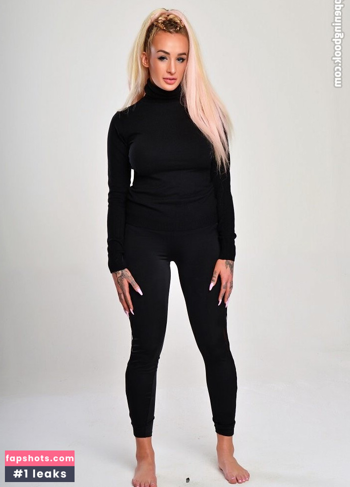 Daisy Lee nude babe gallery