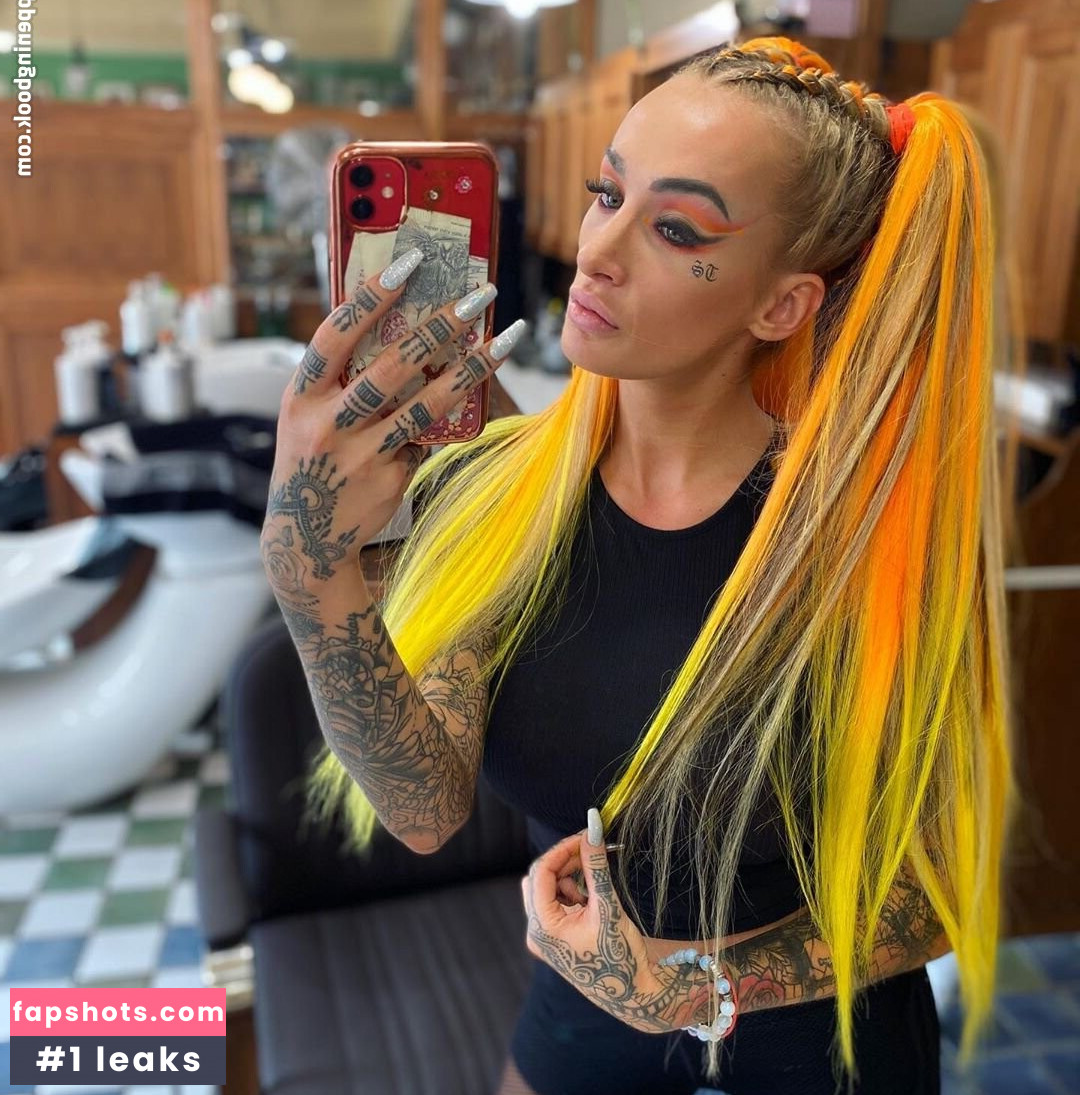 Daisy Lee gallery photo #6