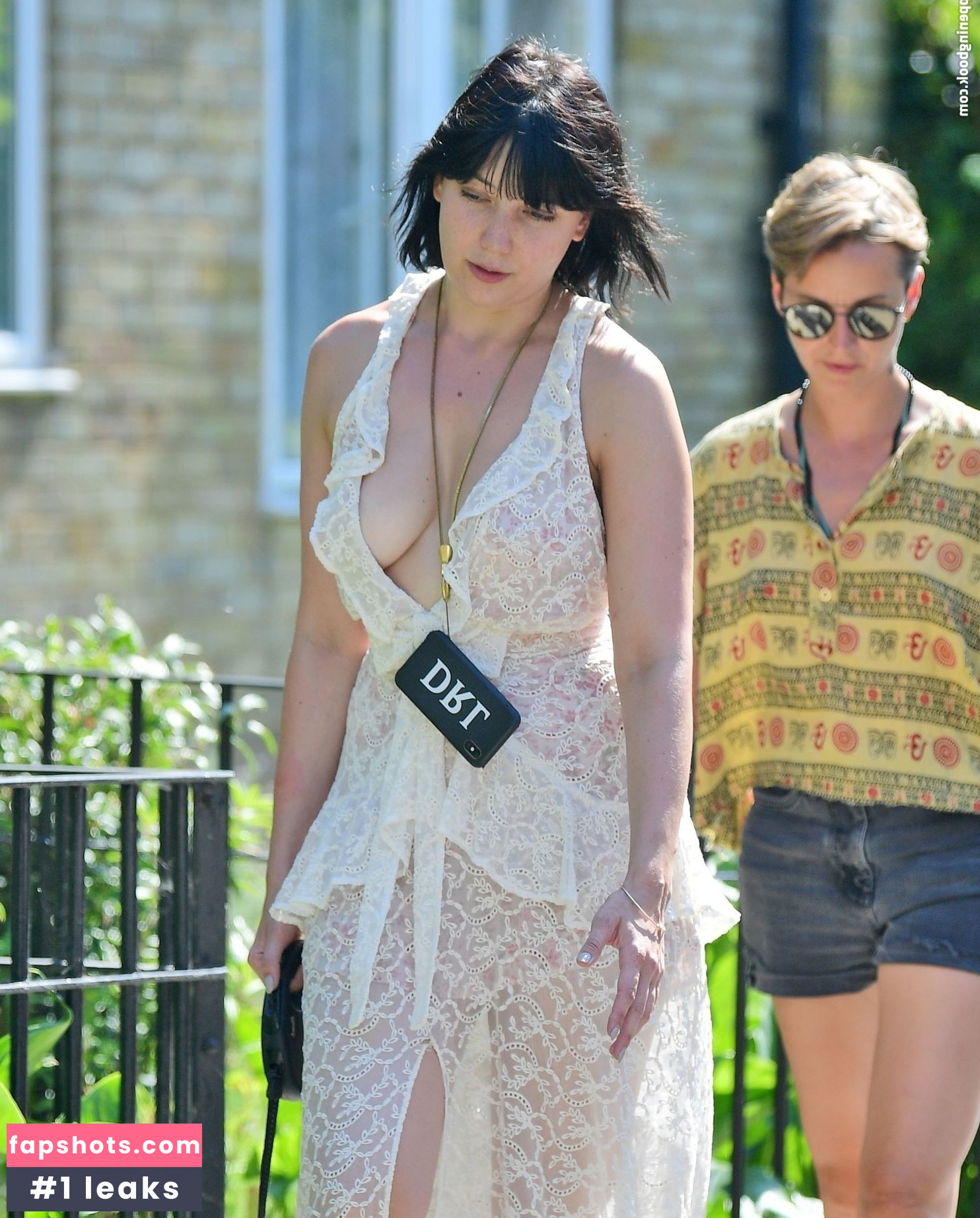Daisy Lowe gallery photo #105