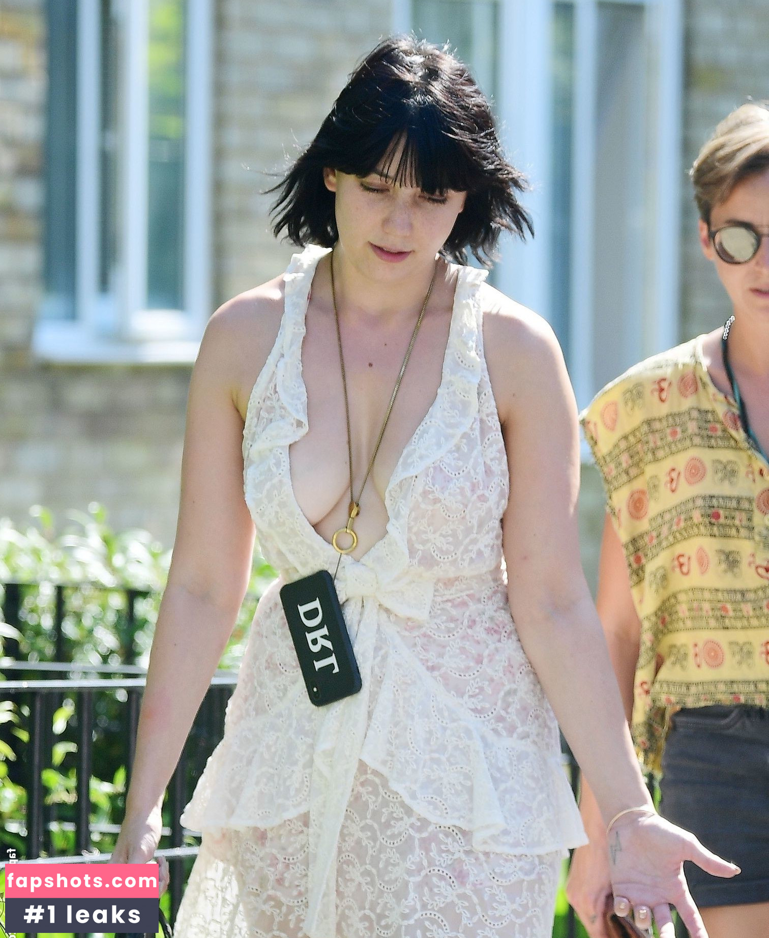 Daisy Lowe gallery photo #107