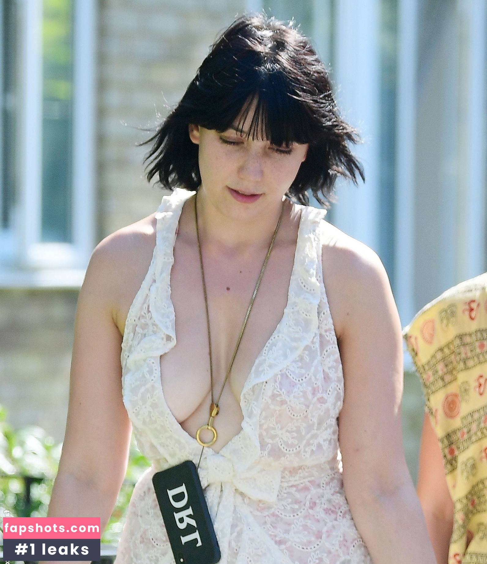 Daisy Lowe gallery photo #108
