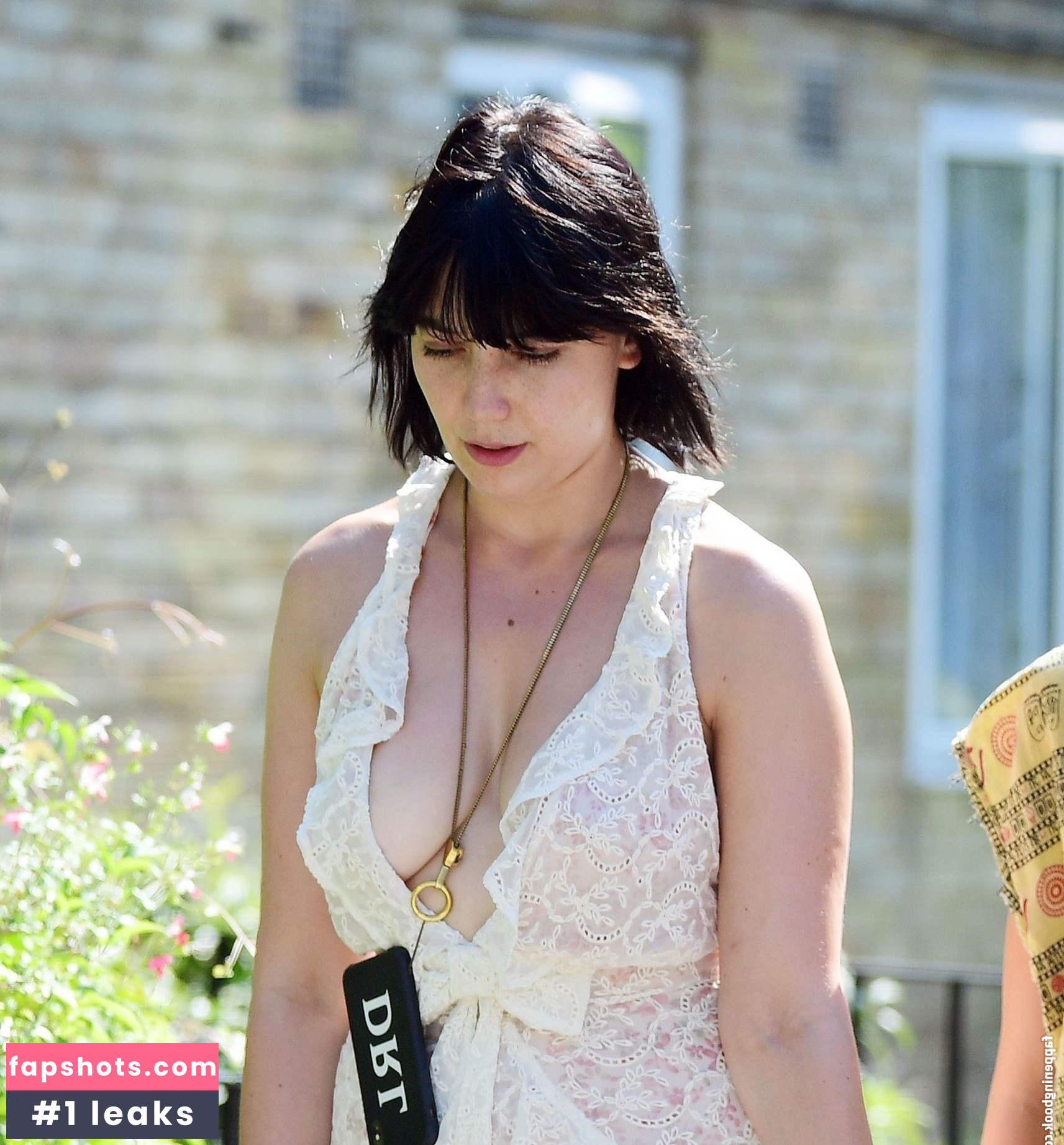 Daisy Lowe gallery photo #109