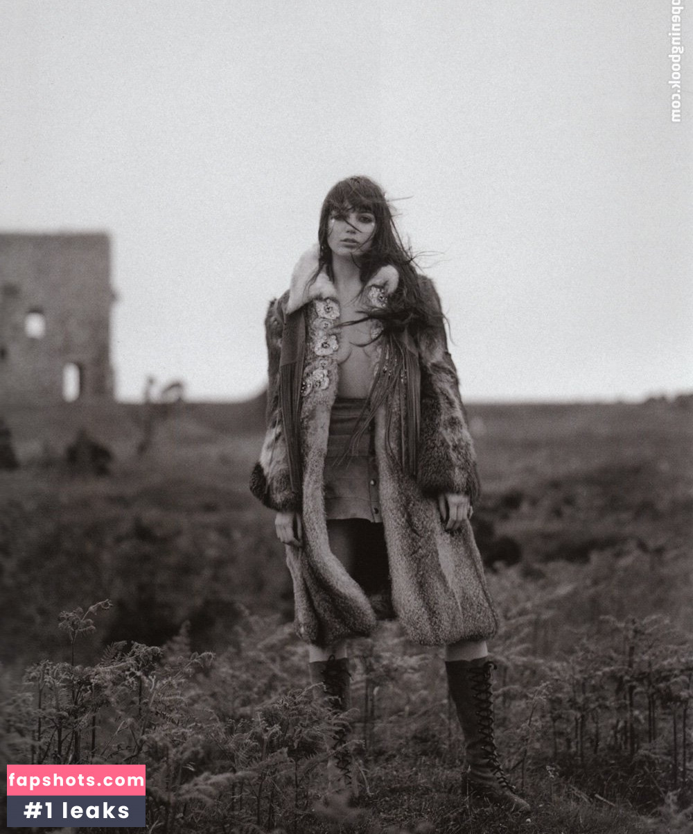 Daisy Lowe gallery photo #127