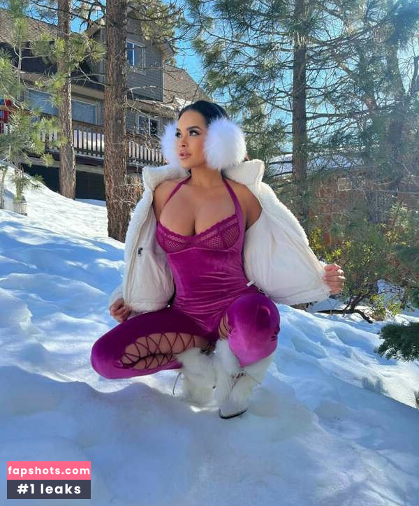 Daisy Marie gallery photo #89